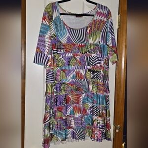 Women's XL Isle Apparel Colorful Abstract Patterned Dress